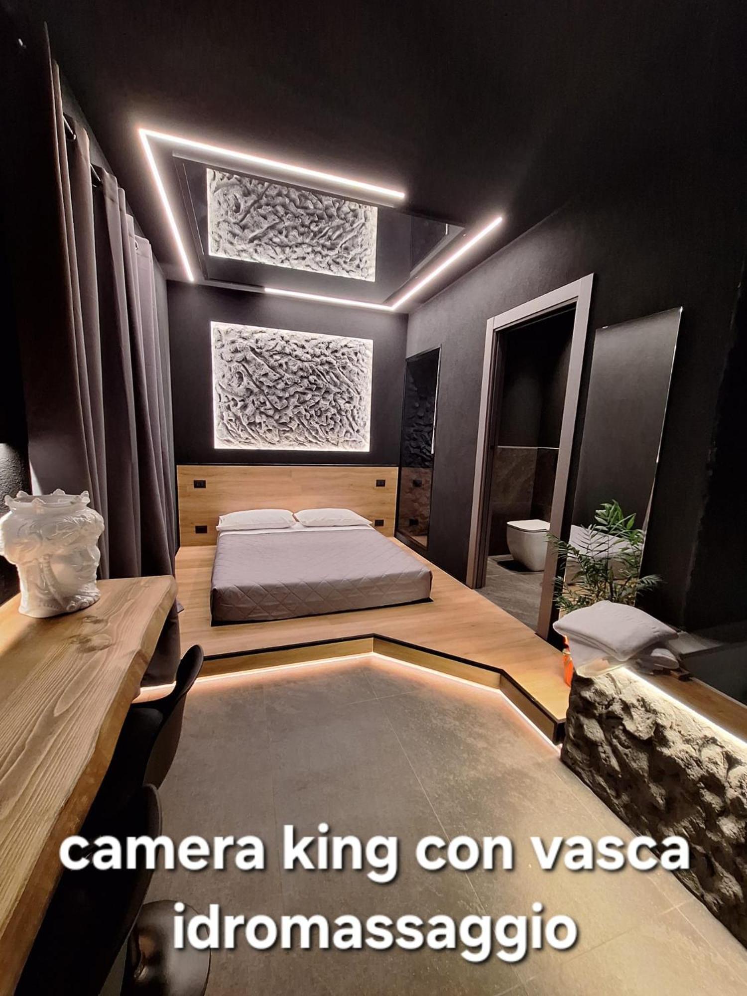 Dark & Light Rooms & Luxury Suites Catánia Buitenkant foto