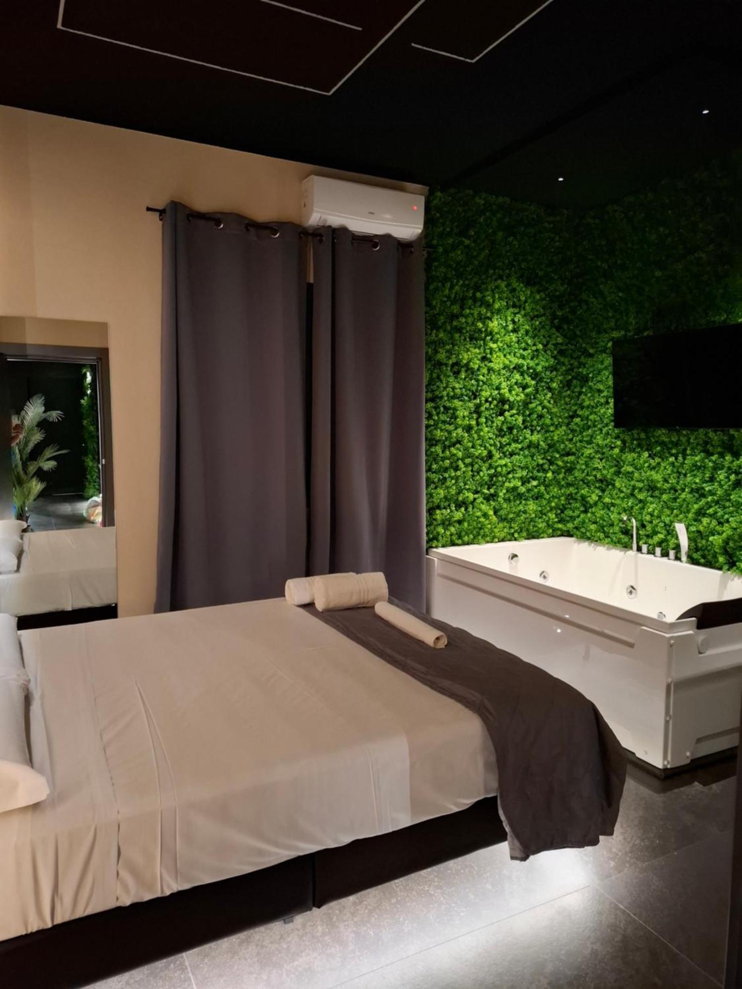 Dark & Light Rooms & Luxury Suites Catánia Buitenkant foto